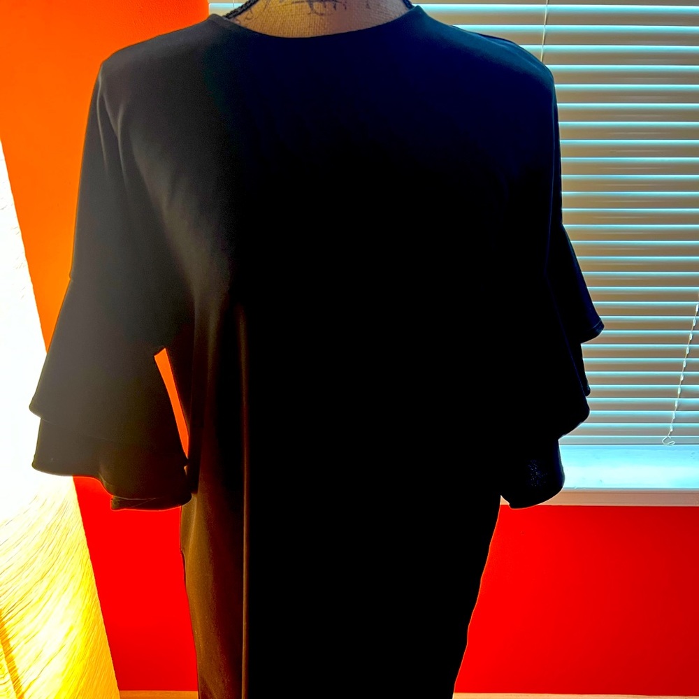 Black layered sleeve black dress